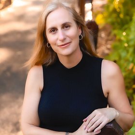 Portrait of Julie-Anne Williams