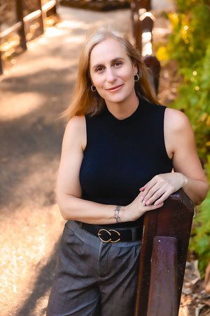 Registered Psychologist Toowoomba Portrait of Julie-Anne Williams